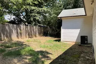 2992 Villa Esta Dr, Atlanta, GA 30341 - Photo 6