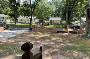 2992 Villa Esta Dr, Atlanta, GA 30341 - Photo 4