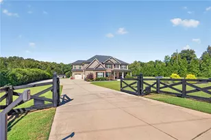 415 Skelton Rd, Hoschton, GA 30548 - Photo 2