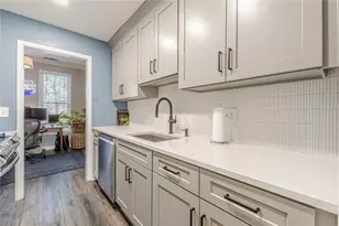 656 Park Village Dr NE, Atlanta, GA 30306 - Photo 12