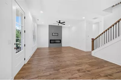 5619 Pine Street, Flowery Branch, GA 30542 - Photo 8