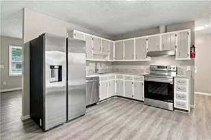 215 Henry St, Braselton, GA 30517 - Photo 8
