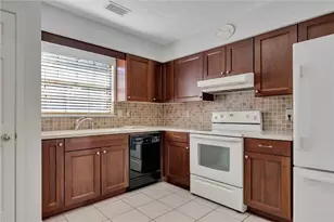 5189 Village Green Way, Alpharetta, GA 30009 - Photo 6