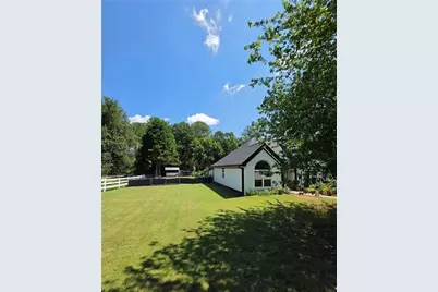 2800 Cove Crossing Drive, Lawrenceville, GA 30045 - Photo 2