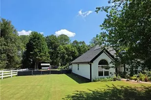 2800 Cove Crossing Dr, Lawrenceville, GA 30045 - Photo 2