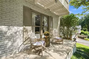 9875 La View Cir, Roswell, GA 30075 - Photo 4