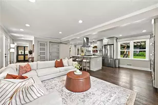 9875 La View Cir, Roswell, GA 30075 - Photo 10