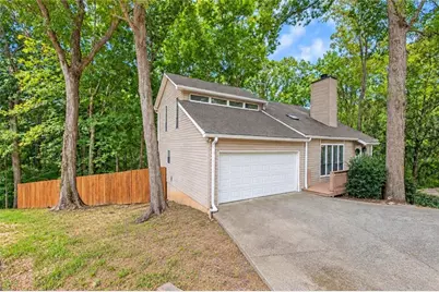 638 Green Valley Drive SE, Smyrna, GA 30082 - Photo 2