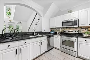 1424 Westchester Ridge NE, Atlanta, GA 30329 - Photo 10