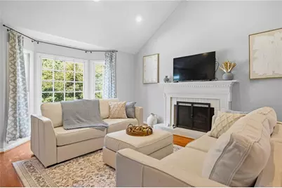 1095 Dunbarton Trace, Atlanta, GA 30319 - Photo 4