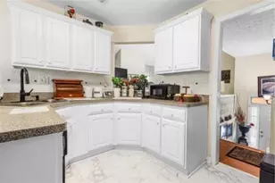 8107 Birch Walk Dr, Riverdale, GA 30274 - Photo 10