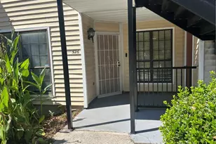526 Windchase Ln, Stone Mountain, GA 30083 - Photo 2