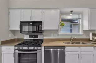 8910 S Somerset Ln, Alpharetta, GA 30004 - Photo 14