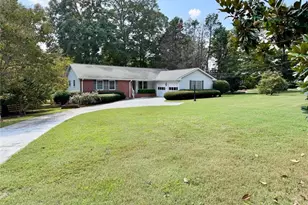 5 Plantation Cir, Carrollton, GA 30117 - Photo 1