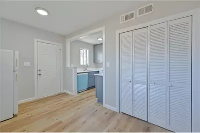 955 Tilden Street NW, Atlanta, GA 30318 - Photo 6
