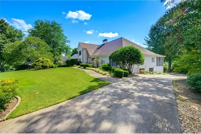 1001 Ashebrooke Court NE, Marietta, GA 30068 - Photo 2