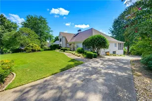 1001 Ashebrooke Ct NE, Marietta, GA 30068 - Photo 2