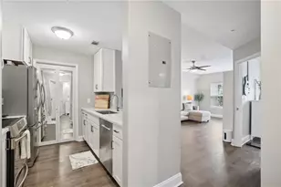 1075 Peachtree Walk NE, Atlanta, GA 30309 - Photo 2