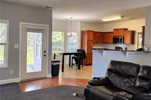 702 Lynnfield Dr, Lawrenceville, GA 30045 - Photo 4