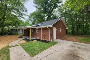 723 W Creek Cir, Monroe, GA 30655 - Photo 2
