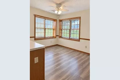 7109 Woodridge Lane, Union City, GA 30291 - Photo 8