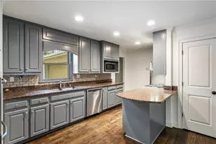 2468 Ridgeway Dr, Atlanta, GA 30360 - Photo 10