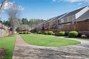 8006 Lexington Dr, Roswell, GA 30075 - Photo 22