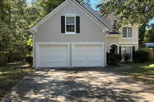 2805 Parliament Cir, Marietta, GA 30066 - Photo 2