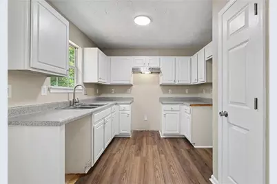 3220 Diamond Bluff, Union City, GA 30291 - Photo 12