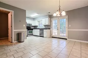 1040 Huntington Trce SE, Smyrna, GA 30082 - Photo 4
