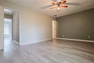 1040 Huntington Trce SE, Smyrna, GA 30082 - Photo 8
