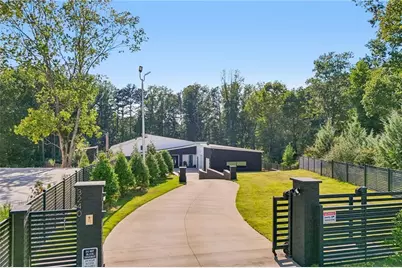 3240 Smithtown Rd, Suwanee, GA 30024 - Photo 2
