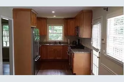 1493 Chateau Drive, Dunwoody, GA 30338 - Photo 4
