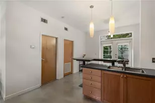 400 Village Pkwy, Atlanta, GA 30306 - Photo 14