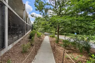 400 Village Pkwy, Atlanta, GA 30306 - Photo 34