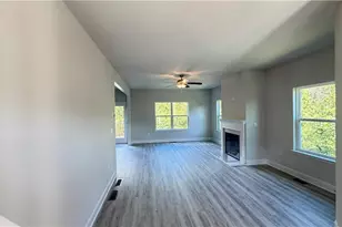 610 Bald Ridge Cir, Demorest, GA 30535 - Photo 6