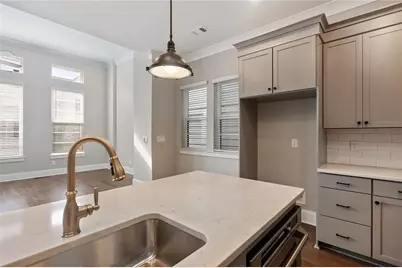 582 Broadview Place NE, Atlanta, GA 30324 - Photo 16