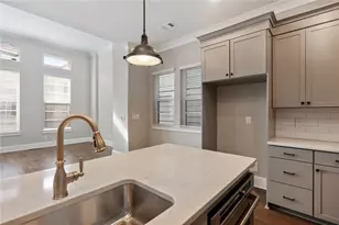 582 Broadview Pl NE, Atlanta, GA 30324 - Photo 16