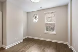 582 Broadview Pl NE, Atlanta, GA 30324 - Photo 8