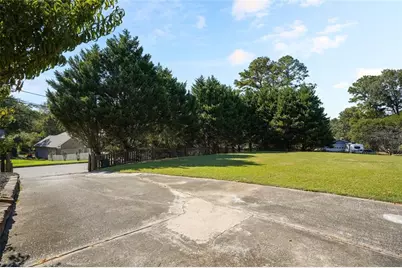 2579 Whiteleigh Drive NE, Atlanta, GA 30345 - Photo 6