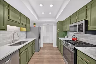 1005 Canyon Point Cir, Roswell, GA 30076 - Photo 6