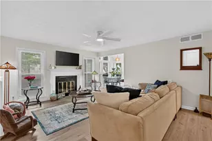 1005 Canyon Point Cir, Roswell, GA 30076 - Photo 2