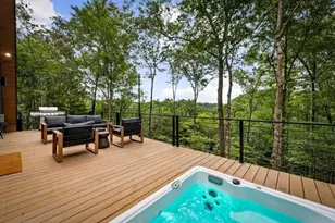 687 Left Turn, Blue Ridge, GA 30513 - Photo 2