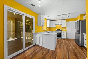 445 Carriage Ct, Johns Creek, GA 30022 - Photo 6