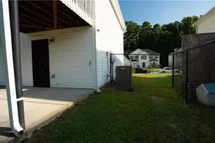 2010 Hillspring Ln, Lithonia, GA 30058 - Photo 32