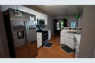 2010 Hillspring Lane, Lithonia, GA 30058 - Photo 10