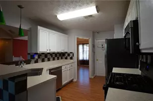 2010 Hillspring Ln, Lithonia, GA 30058 - Photo 12