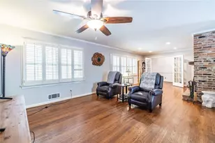 3360 Embry Hills Dr, Atlanta, GA 30341 - Photo 8