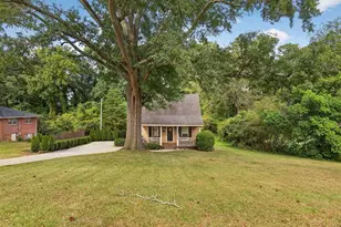 200 1/ 2 Pine St, Barnesville, GA 30204 - Photo 1