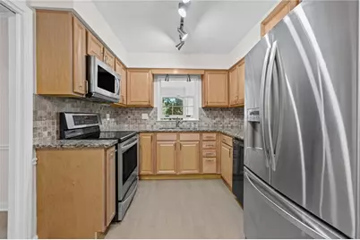 70 Chaumont Square NW, Atlanta, GA 30327 - Photo 14